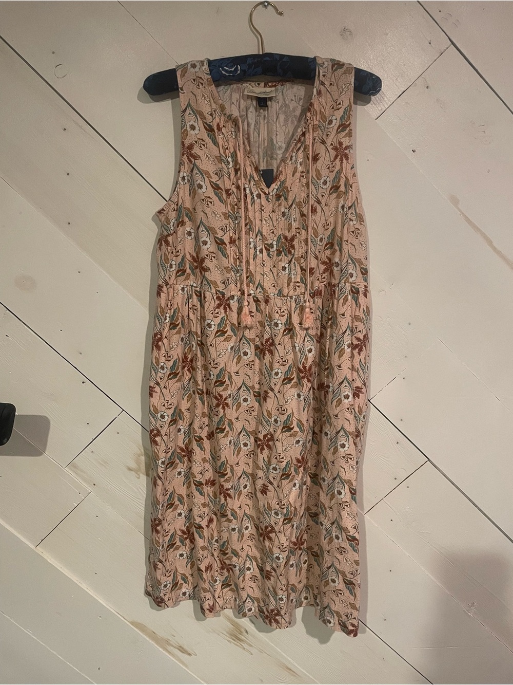 Universal Threads Sleeveless Pink Floral V-Neck Dress